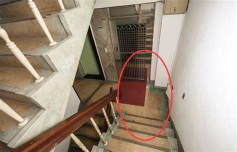開門見樓梯 解穴